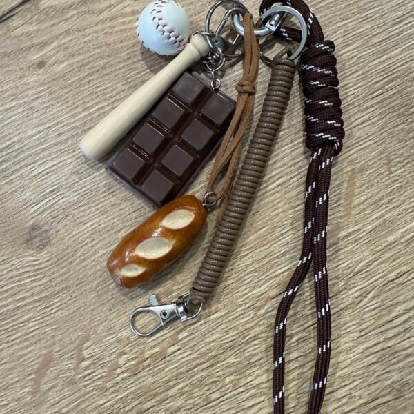 ATTACHE SAC/ PORTE CLÉS  BAGUETTE